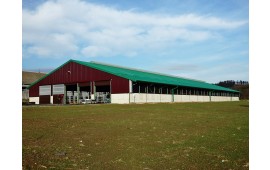 Plechová montovaná hala - kravín pri obci Dvorce, okr. Opava